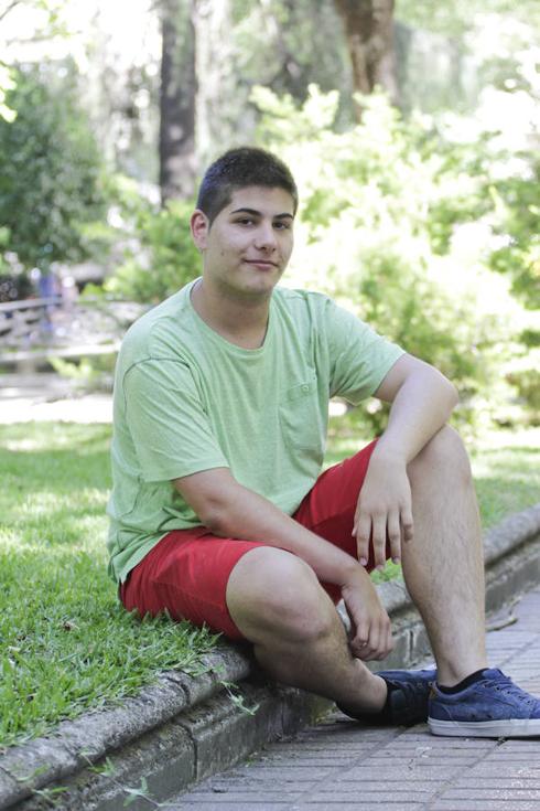 Luis Merchán, de 17 años, en el Paseo de Cánovas. :: armando méndez 