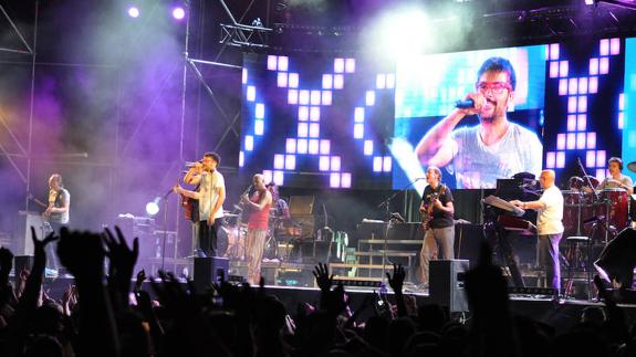 Estopa regresó a Villanueva por la puerta grande, acompañados de casi 5.000 personas