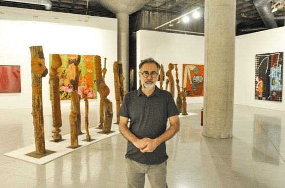Gustavo Romano presenta la exposición que reúne el patrimonio más destacado del MEIAC. :: J.V.ARNELAS