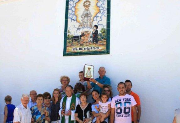 La familia López Sabido ha donado el mosaico para la ermita. :: e.d.