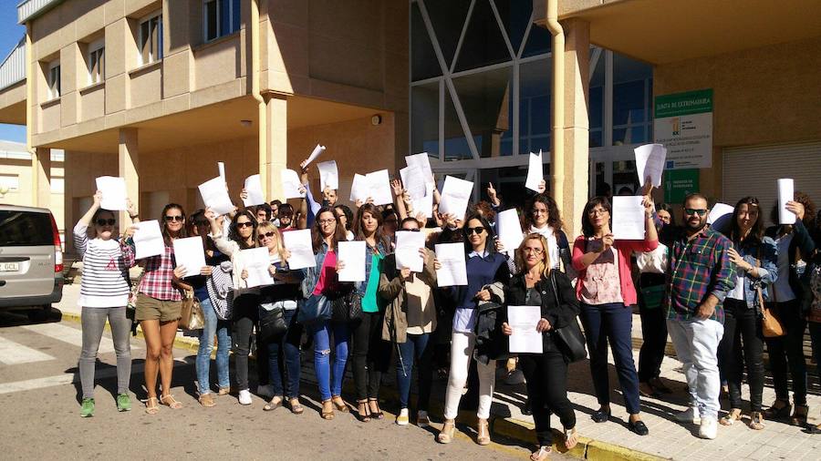 Algunos de los opositores afectados por la suspensión del examen de ATS el 2 de octubre.