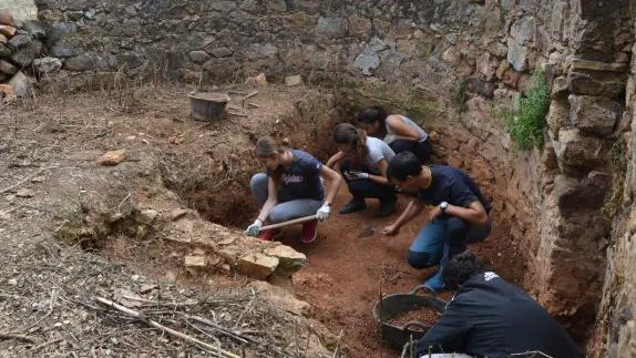 Lanzan una campaña para continuar la excavación en el parque 'El Rebellao'
