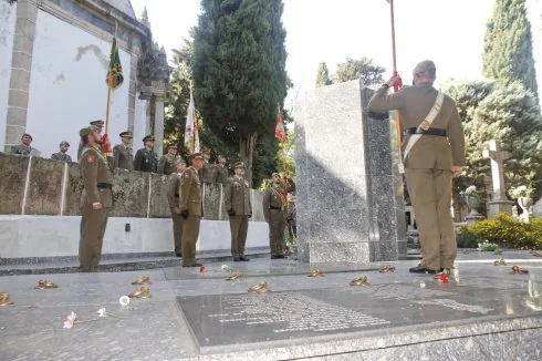 Homenaje a los militares difuntos en Cáceres y Badajoz