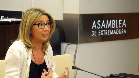 La portavoz del Grupo Popular en la Asamblea de Extremadura, Cristina Teniente, en una imagen de archivo