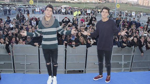 Gemeliers en el carrefour de Cáceres.