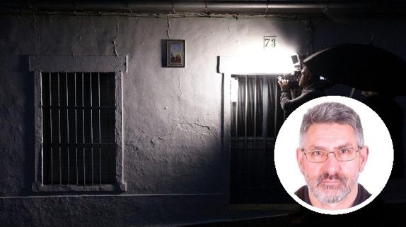 Periodistas ante la casa de Valencia de Alcántara en donde vive la madre del violador de Pirámides...y ahora también el.