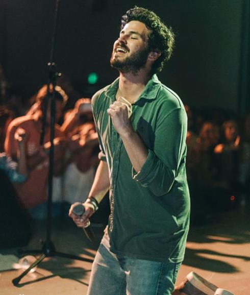 Willy Bárcenas durante un concierto en México.