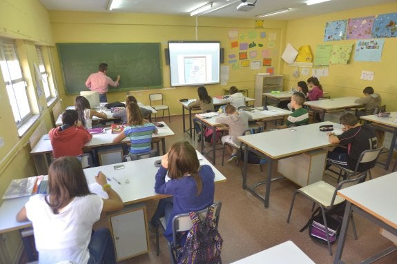 Clase de religión en un centro pacense. :: hoy