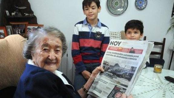 Justa Sánchez, una lectora de 100 años.