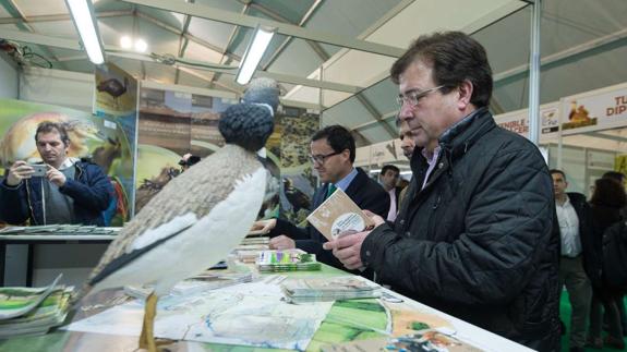 El presidente de la Junta de Extremadura, Guillermo Fernández Vara, ha estado en la inauguración de la XII edición de la Feria Internacional de Turismo Ornitológico FIO 2017