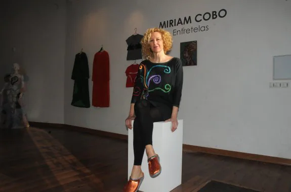 La placentina Miriam Cobo, en una sala de la Escuela de Arte y Superior de Diseño de Mérida. :: brígido