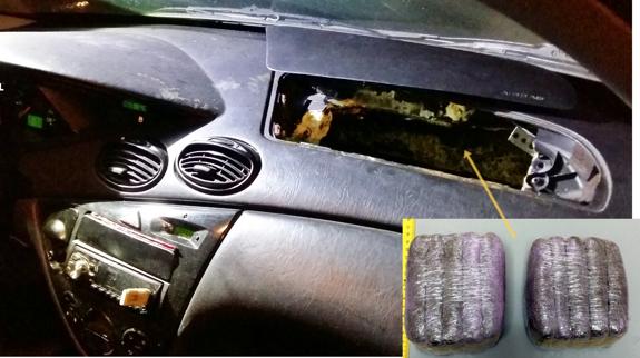 Detienen a un vecino de Algeciras cerca de Mérida con un kilo de hachís en el airbag del coche