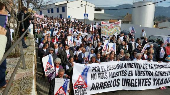 Manifestación por el desdoblamiento de la carretera N-430 en La Puebla de Don Rodrigo (Ciudad Real) el pasado mes de febrero.