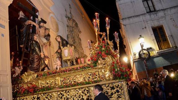 Salida del Cristo del Descendimiento de la Hermandad de San Andrés:: HOY