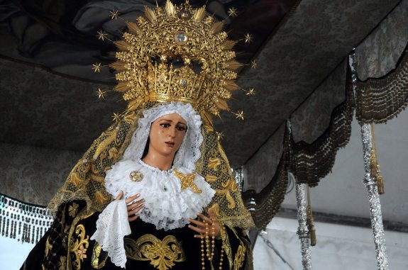 Imagen de Nuestra Señora del Mayor Dolor bajo la carpa de la Basílica de Santa Eulalia. :: brígido