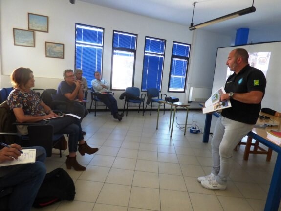 Luis Alberto Díaz, biólogo y arborista, en el curso promovido por Paisajes Extremadura. :: MAM