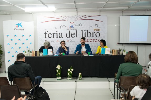 Presentación de publicaciones de la ICB, con Julio César Galány Chelo Sierra. :: s.e.