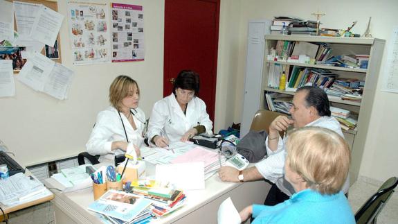 Una consulta médica en un centro de salud de la región.