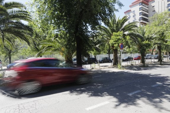 Vista de la avenida Virgen de Guadalupe, en la que se invertirán 600.000 euros. :: a. méndez