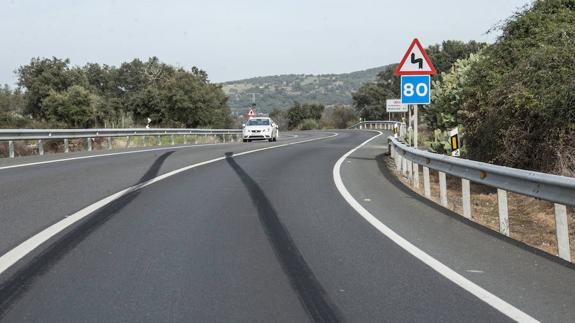 La Nacional 435, entre Barcarrota y Almendral, es uno de los tramos más peligrosos de España.