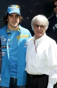 Ecclestone, con Alonso. / HOY