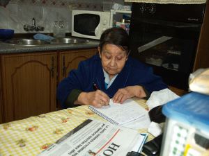 Josefa Durán Gómez en su casa de Alburquerque. / F. J. NEGRETE