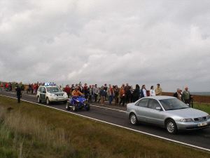 Los manifestantes marcharon por el arcén de la carretera. / P.F.L.