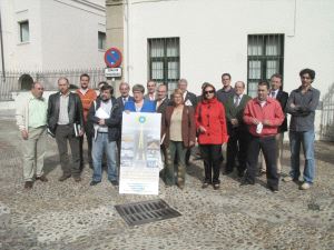 Organizadores y cocineros en la presentación oficial de la ruta 'Cáceres por platos'. / LORENZO CORDERO