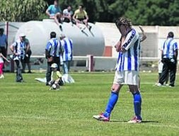 La afición albiazul volverá a estar con el Cerro en Cantabria. / F. DÍAZ