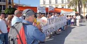 Manifestación de los centros de enseñanza en Mérida. / BRÍGIDO