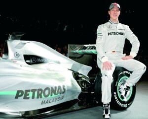 Michael Schumacher y su 'flecha plateada'. ::
AFP