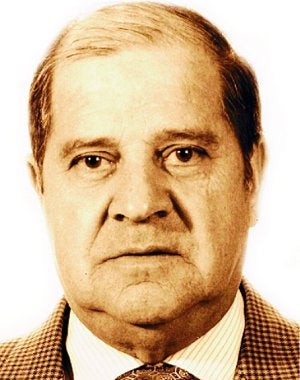 Manuel González. ::                             B. C.