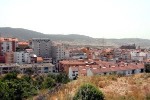 El perfil de la sierra se llenara de molinos desde el alto de la carretera de Malpartida. ::                             PALMA