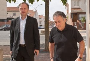íñigo Uriarte y Carlos Uriarte entran en el Juzgado de lo Mercantil el 19 de junio. ::                             PAKOPÍ