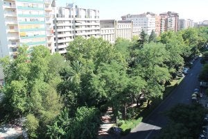 El Paseo de Cánovas en su parte inferior, cerca de la Fuente Luminosa. ::                             MARISA NÚÑEZ