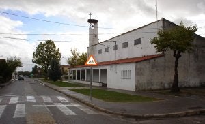 Vista de la travesía de Barquilla, con laiglesia de fondo. ::                             E.G.R.