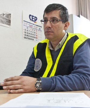 Enrique García, subinspector del Grupo de Delincuencia Económica y Tecnológica  de la Policía.  ::
PAKOPÍ