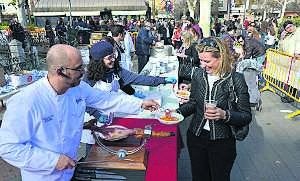 El reparto de migas se desborda