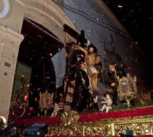 Salida de San Andrés anoche en la Plaza de Cervantes. ::PAKOPÍ