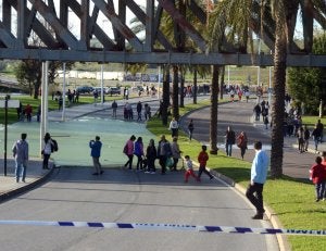 La Ronda de los Eméritos, bajo el puente de hierro. ::                             BRÍGIDO