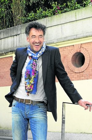 A QUEMARROPA                    «Bárcenas y Urdangarin, al calabozo de tortura»