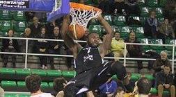 Un sólido Cáceres no da opción al Araberri