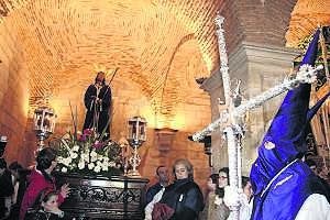 Imgen del Cristo del Amparo cuando se suspendió la procesión el pasado año por la lluvia. ::                             HOY