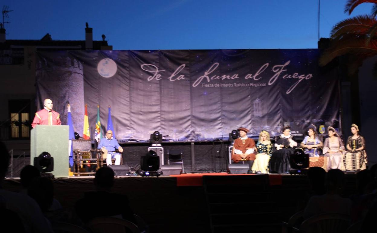 Auto inaugural en la Plaza del Corazón de María 