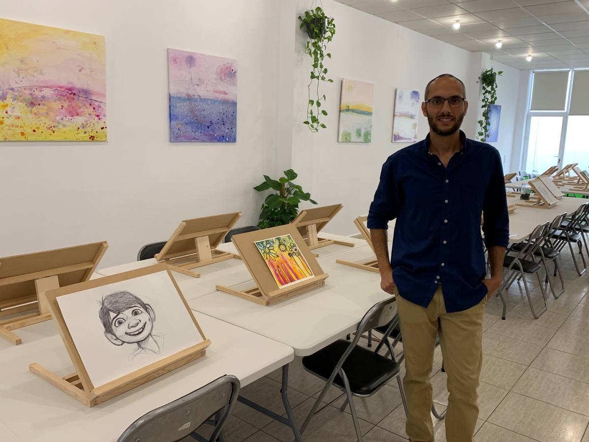 Manuel González en su escuela el día de su inauguración 