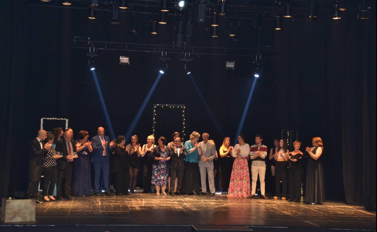 Galardonados, arttistas y organización tras la gala 