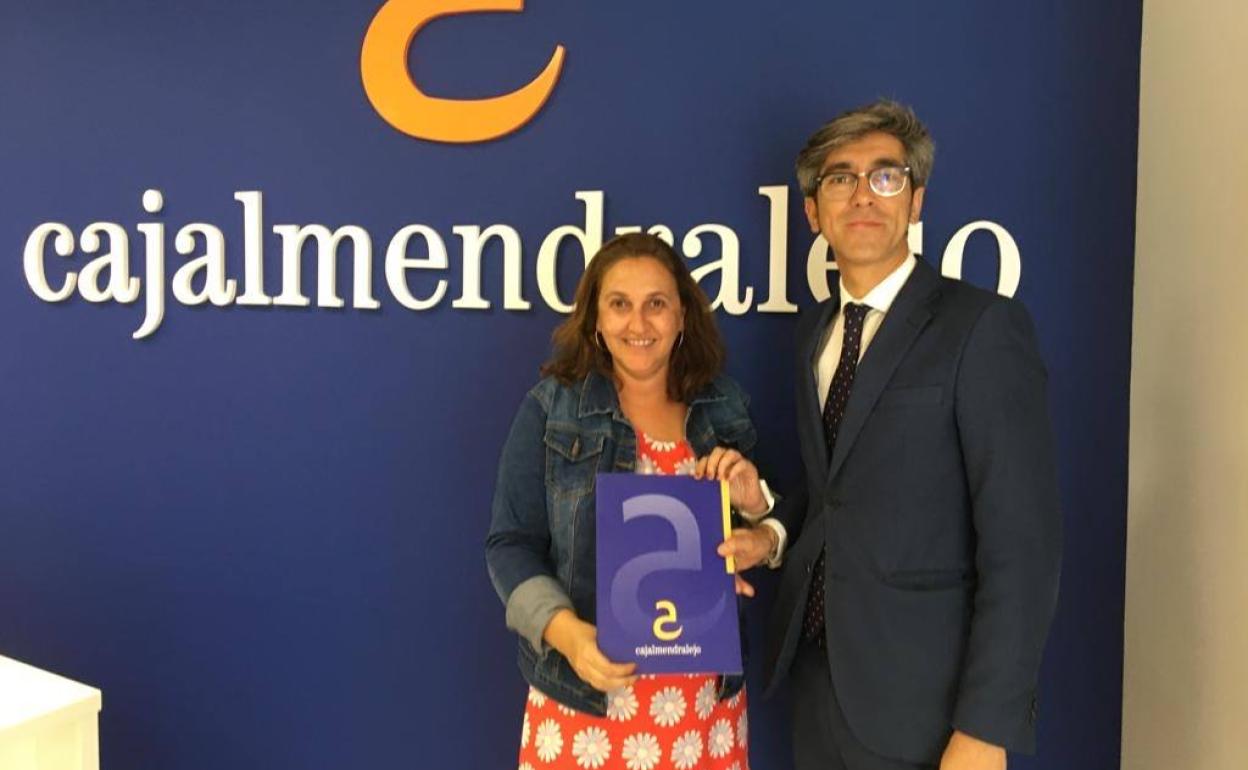 Nanda Sánchez y Vicente Sánchez tras la firma del convenio 