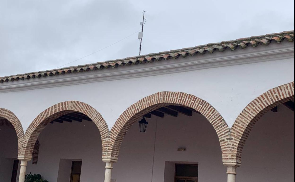 Una de las antenas instalasdas en el ayuntamiento 