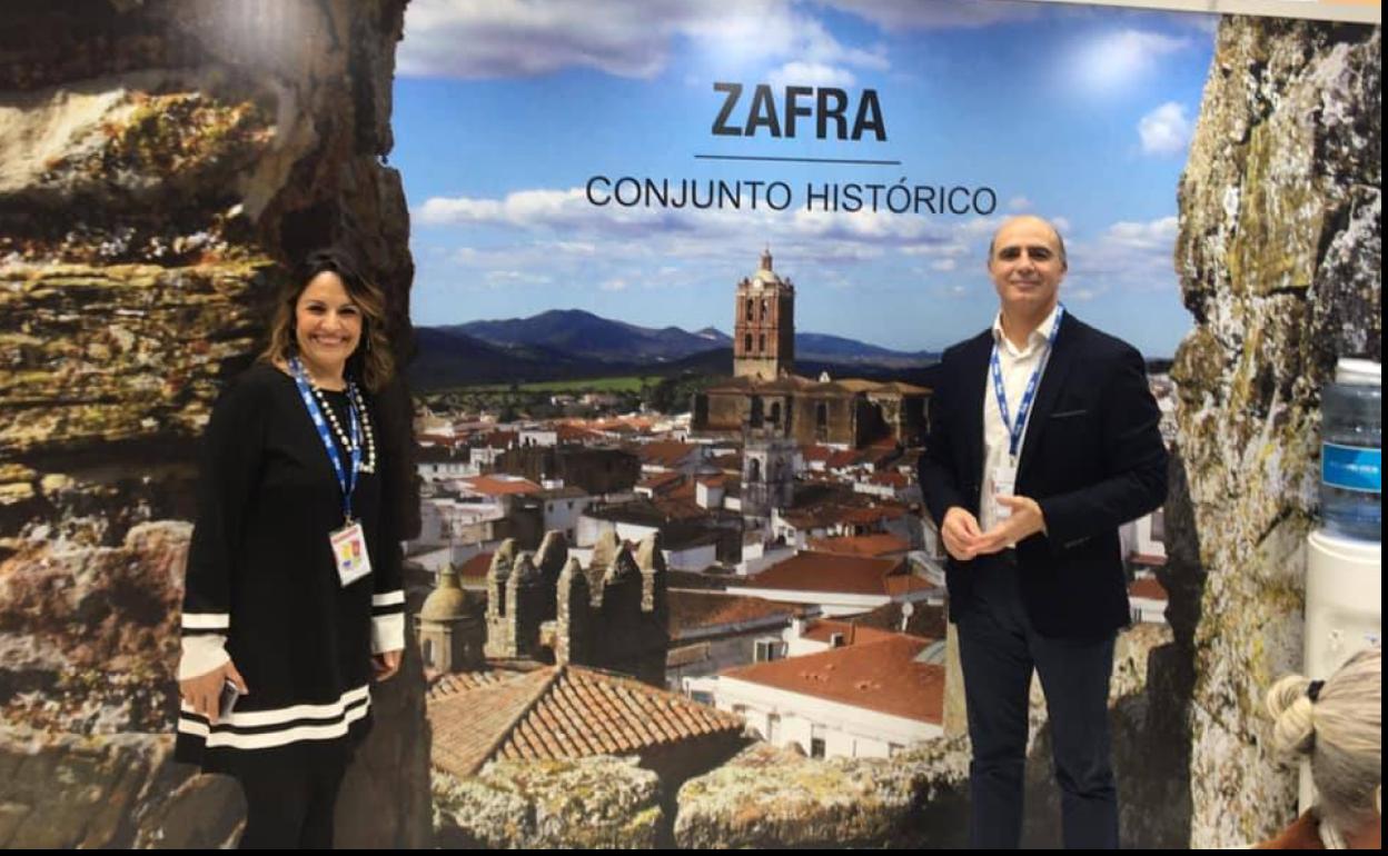 El alcalde y la concejala en la presentación de la ciudad 