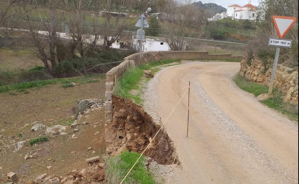 Hundimiento del parte del camino 